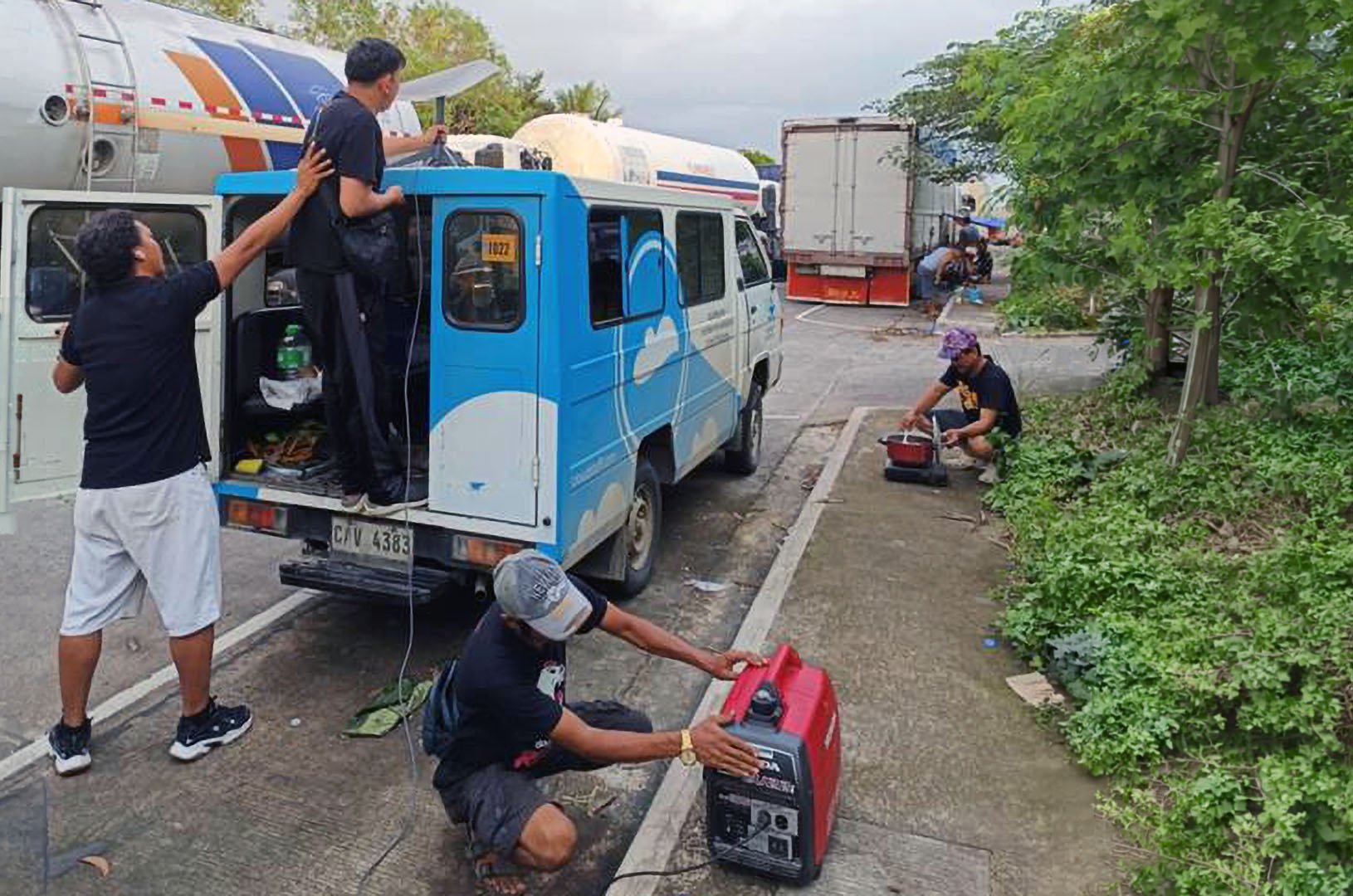 Faci staff on their way to Naga flooded areas